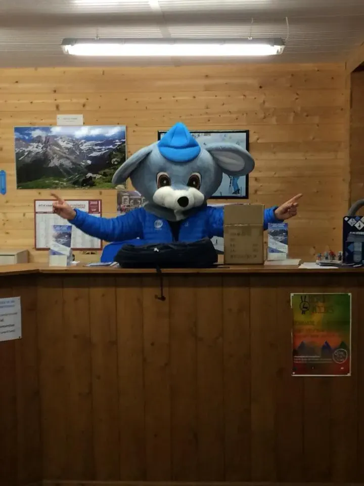 mascotte esi